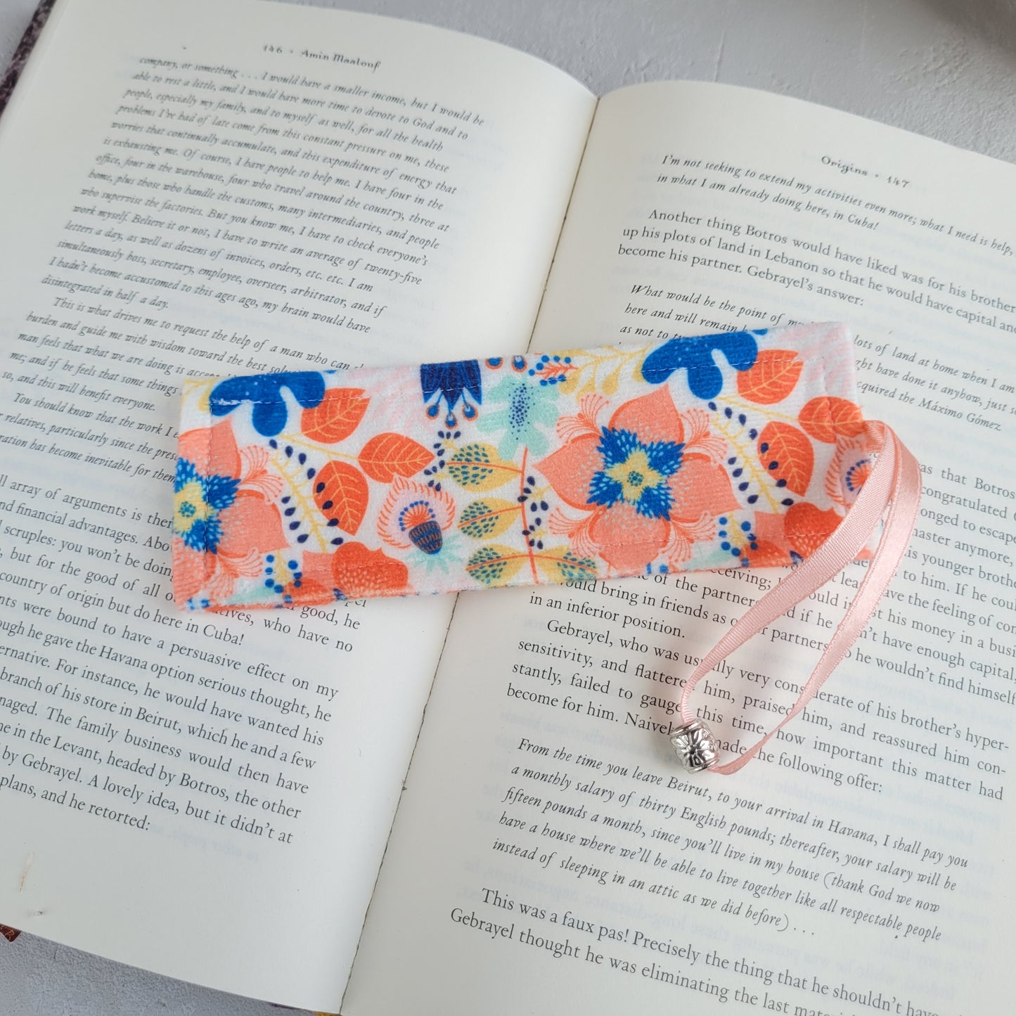 Set regalo floreale, custodia per libro imbottita con tasca e segnalibro in tessuto con nappa