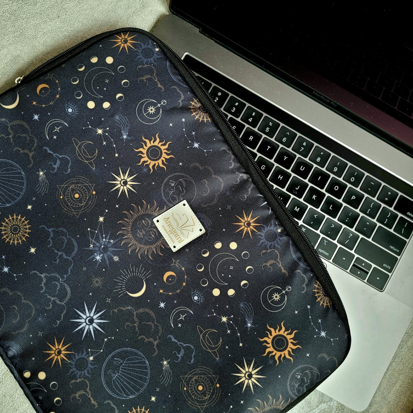 Set di custodia per laptop e custodia per accessori, caricabatterie e mouse