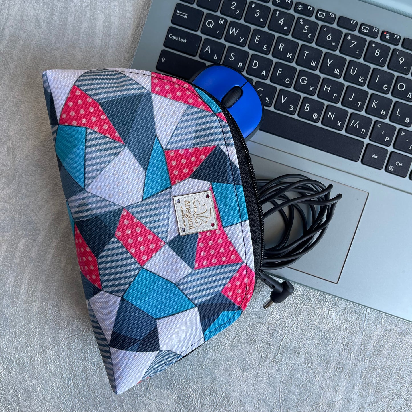 Set di custodia per laptop e accessori Astratti, caricabatterie e mouse