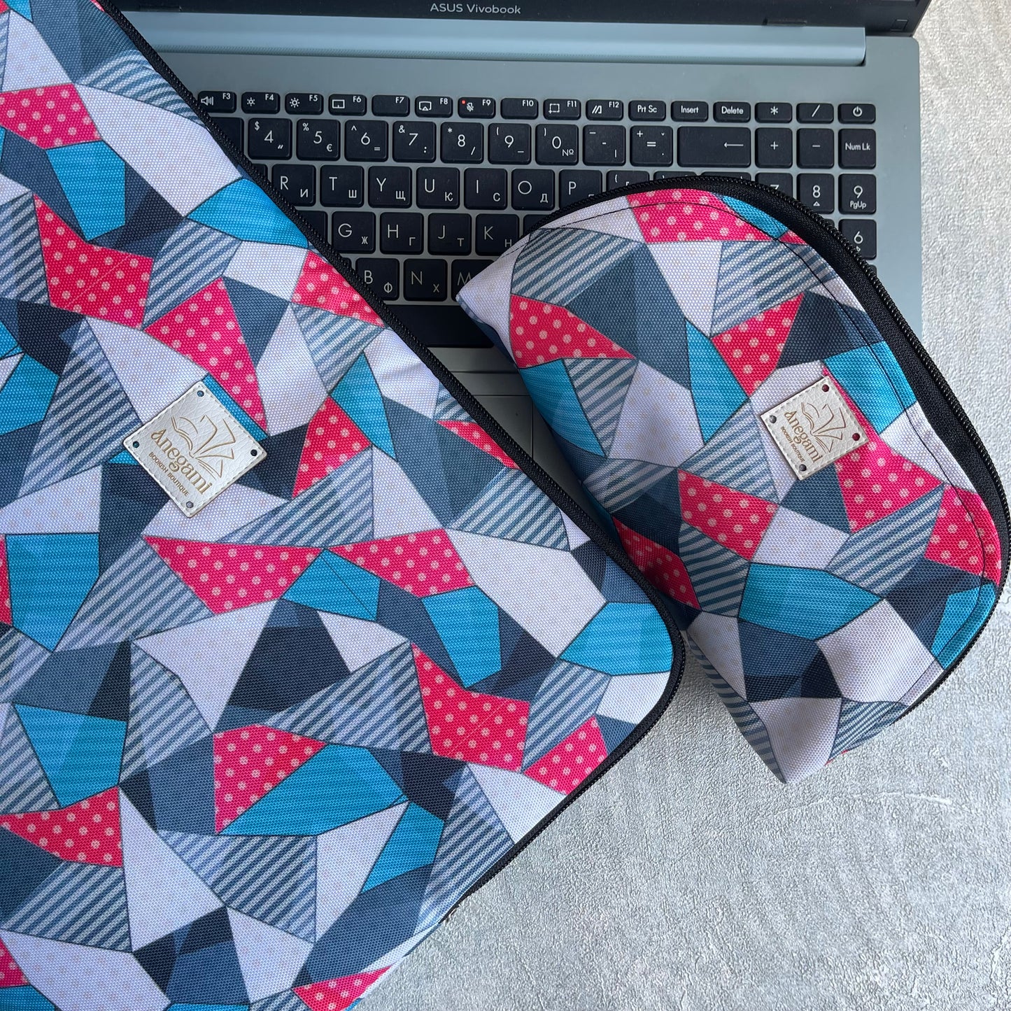 Set di custodia per laptop e accessori Astratti, caricabatterie e mouse