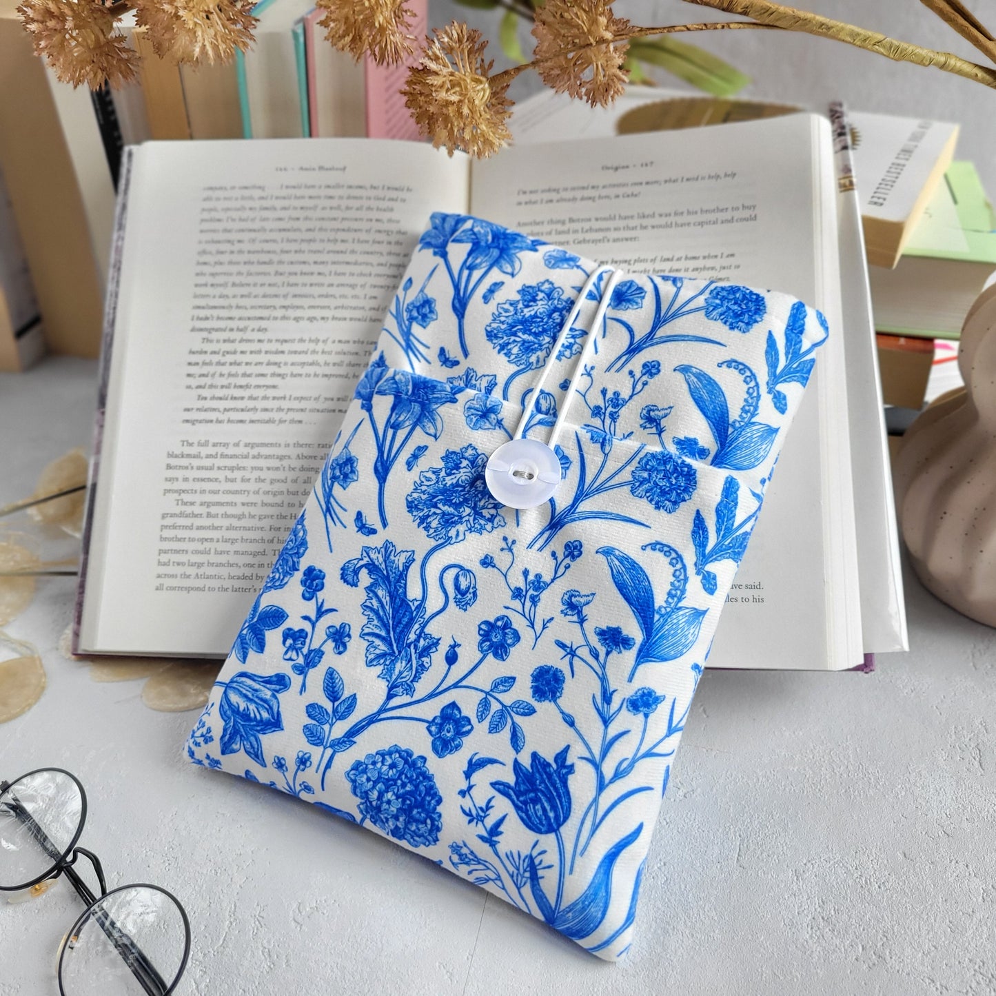 Flowers fabric book sleeve with pocket