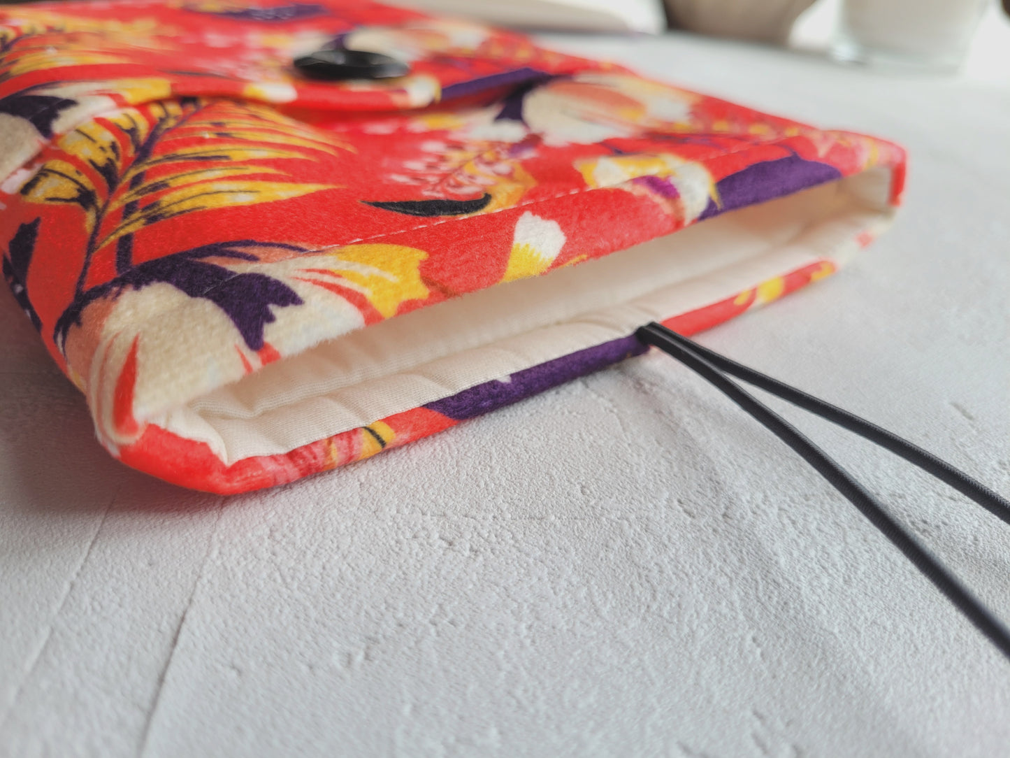 Pochette de livre en tissu rouge avec poche