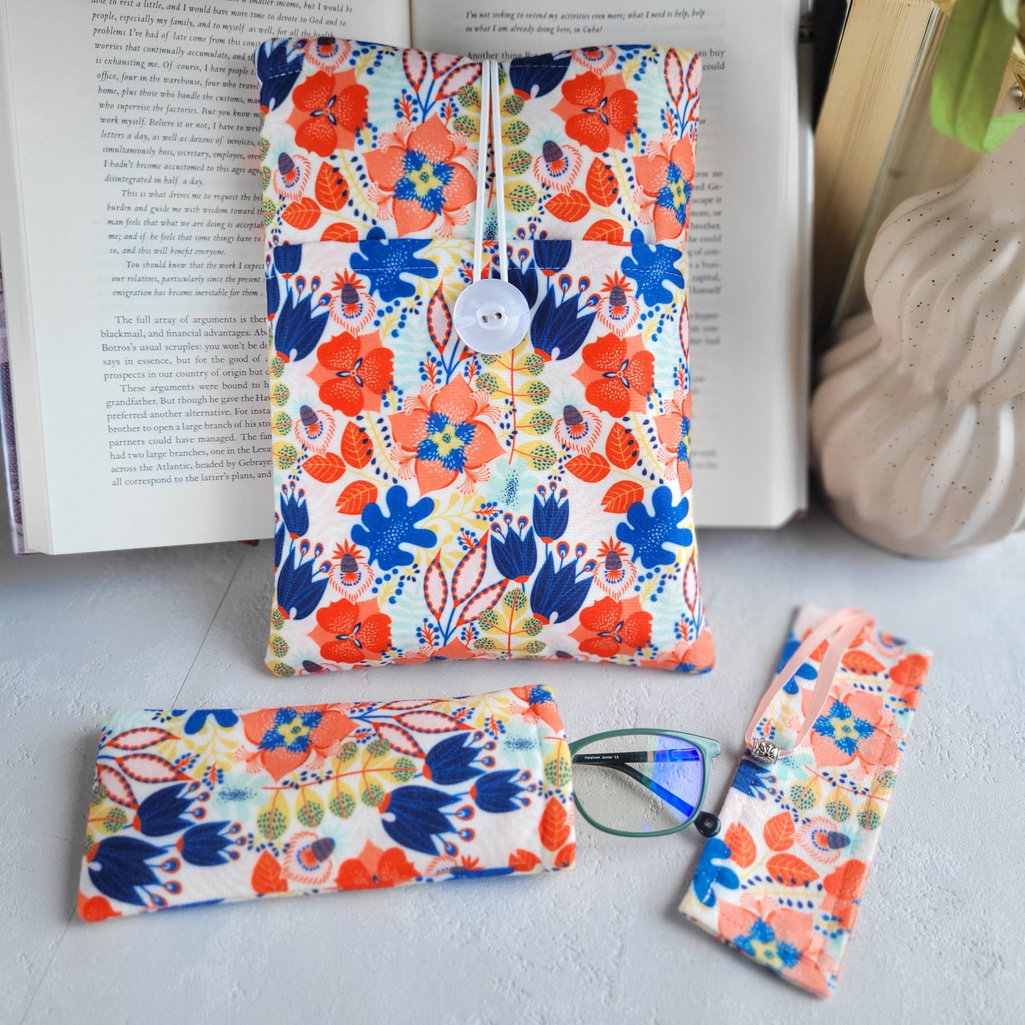 Floral bookish gift set, Padded Book sleeve with pocket and fabric bookmark with tassel