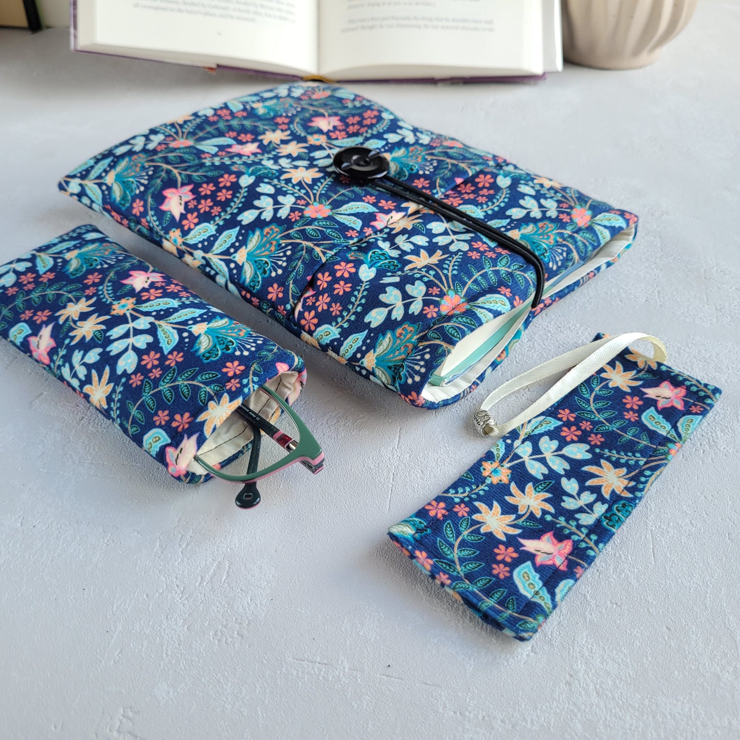 Blue bookish gift set, Padded Book sleeve with pocket and fabric bookmark with tassel