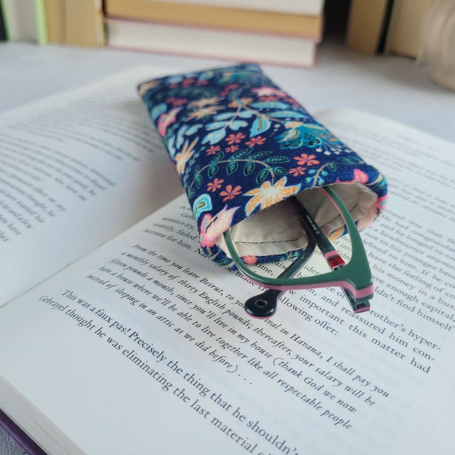 Blue bookish gift set, Padded Book sleeve with pocket and fabric bookmark with tassel