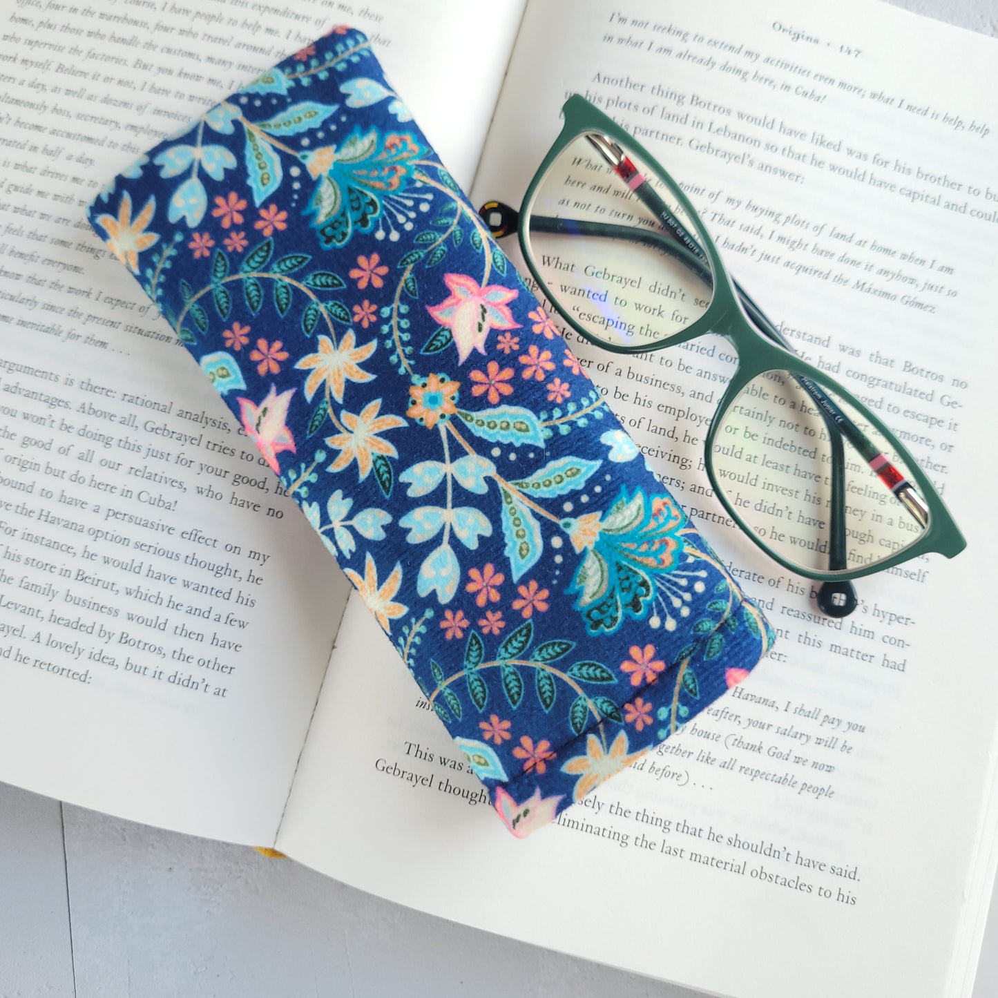 Blue bookish gift set, Padded Book sleeve with pocket and fabric bookmark with tassel