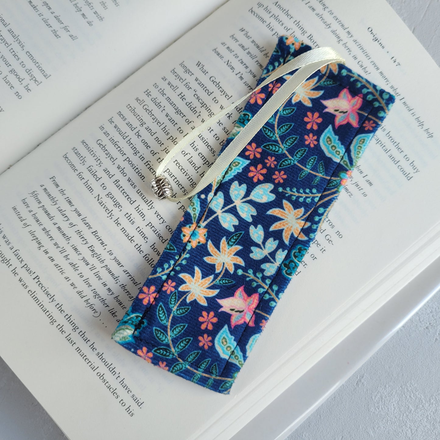 Blue bookish gift set, Padded Book sleeve with pocket and fabric bookmark with tassel