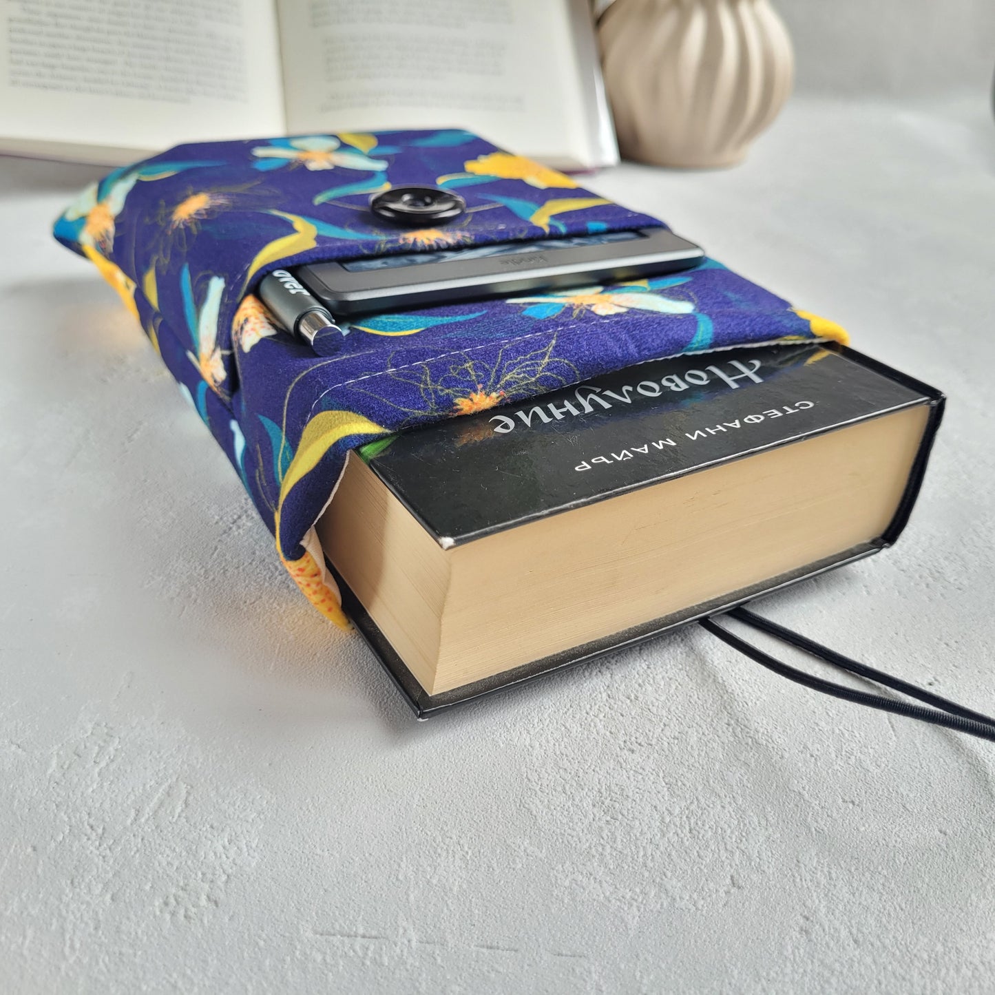 Flower fabric book sleeve with pocket