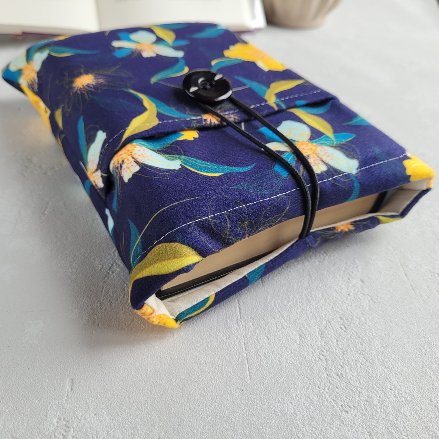 Flower fabric book sleeve with pocket