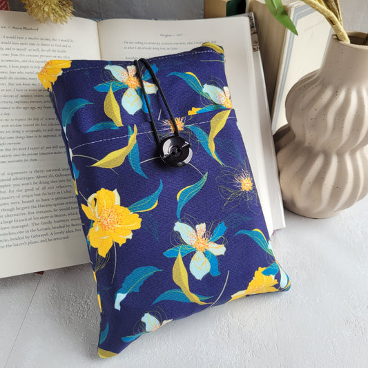 Pochette de livre en tissu fleuri avec poche