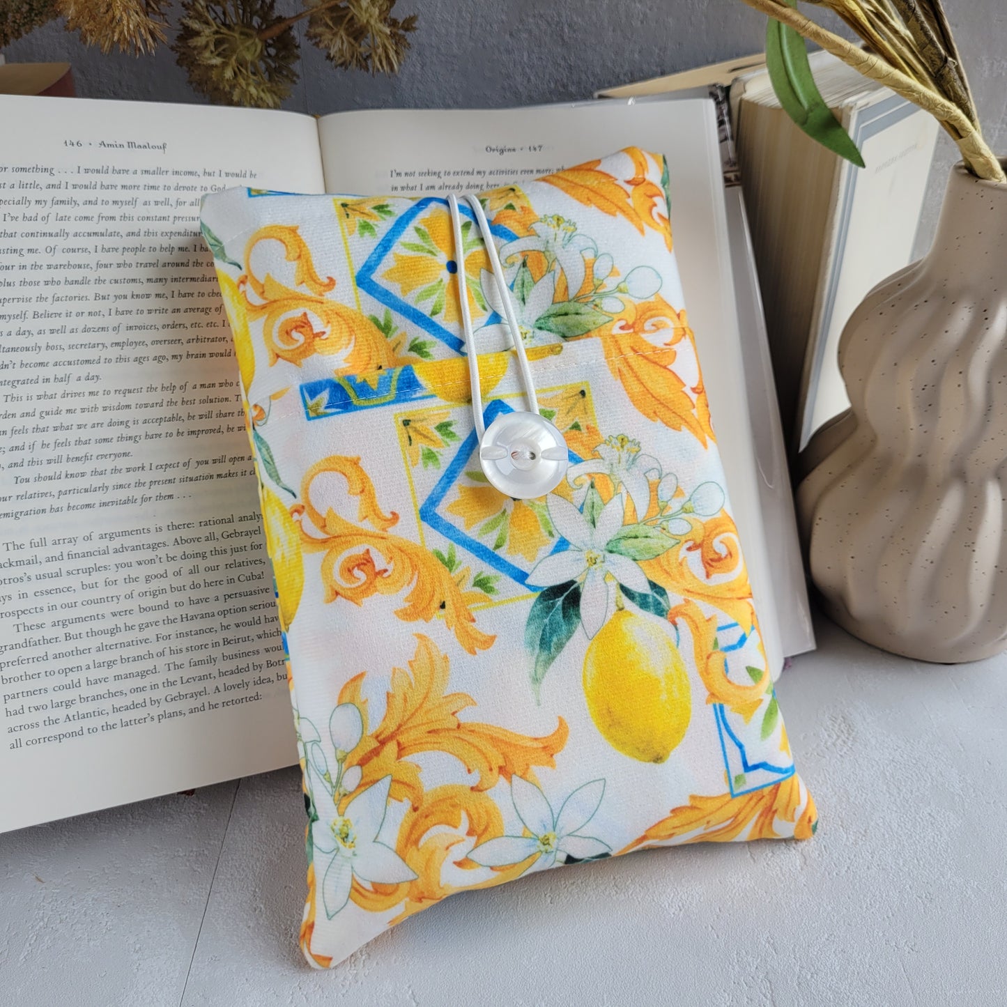 Lemons fabric book sleeve with pocket