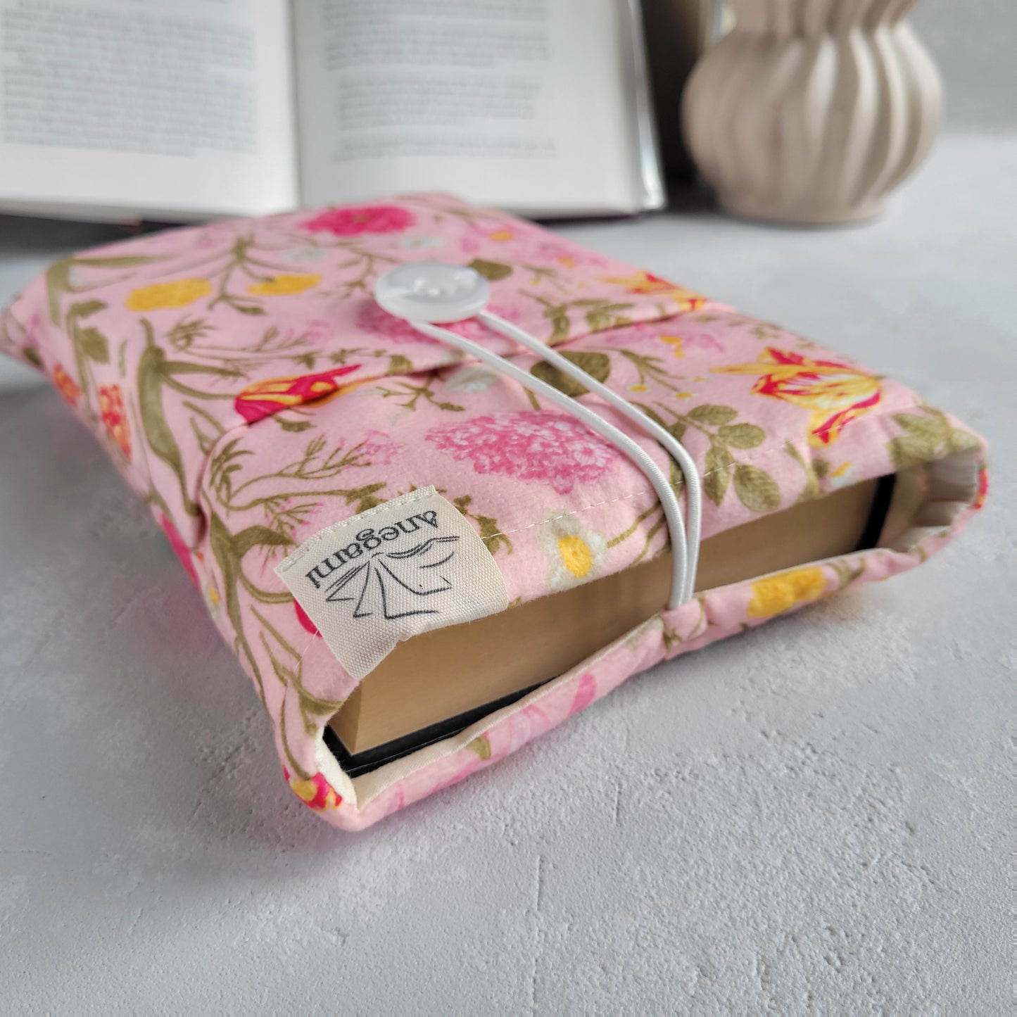 Flowers fabric book sleeve with pocket