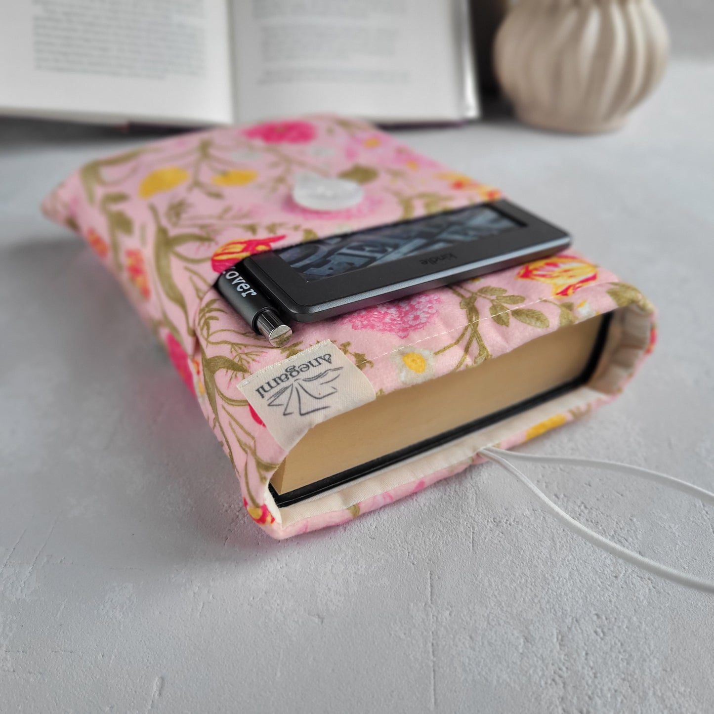 Flowers fabric book sleeve with pocket