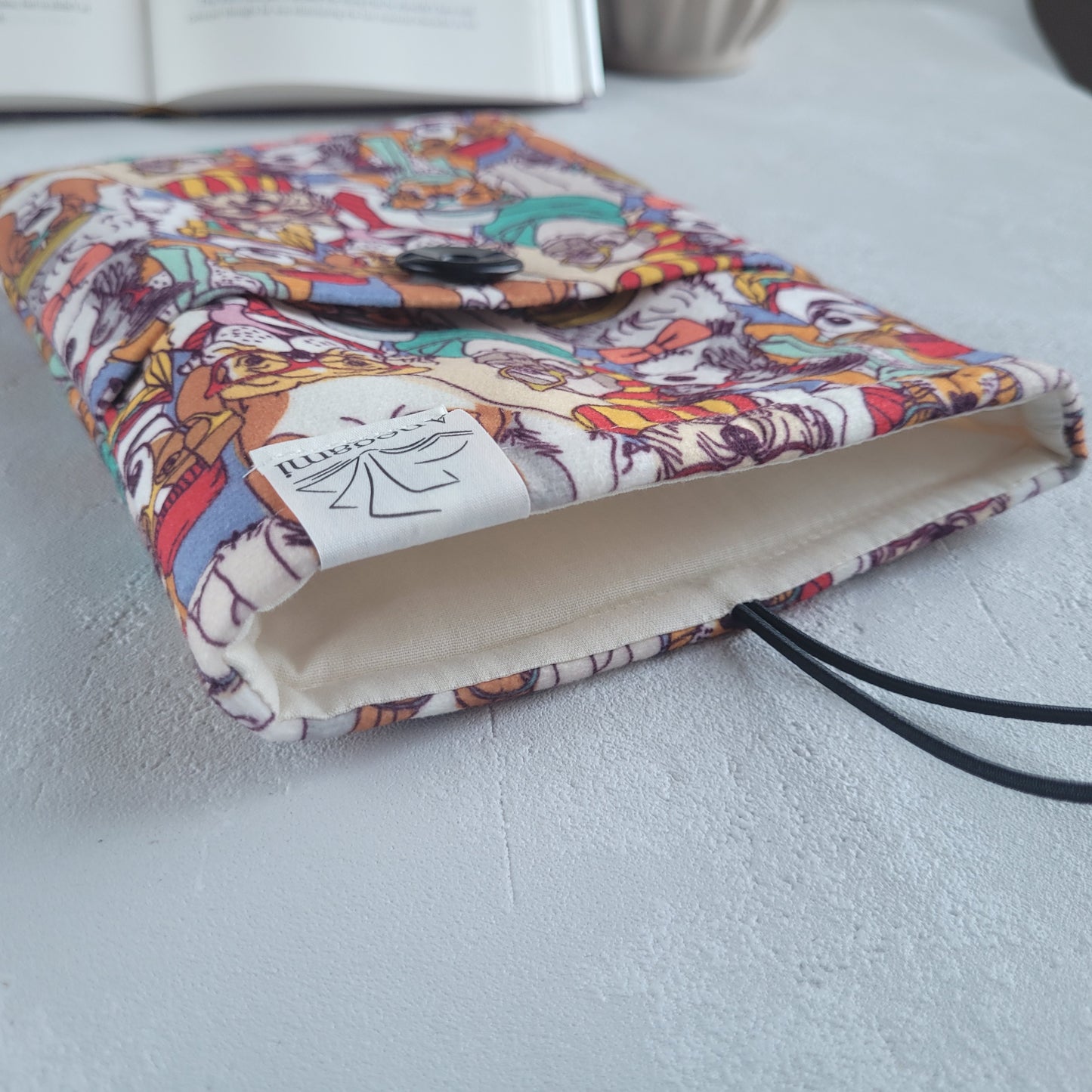 Dogs Book sleeve with pocket