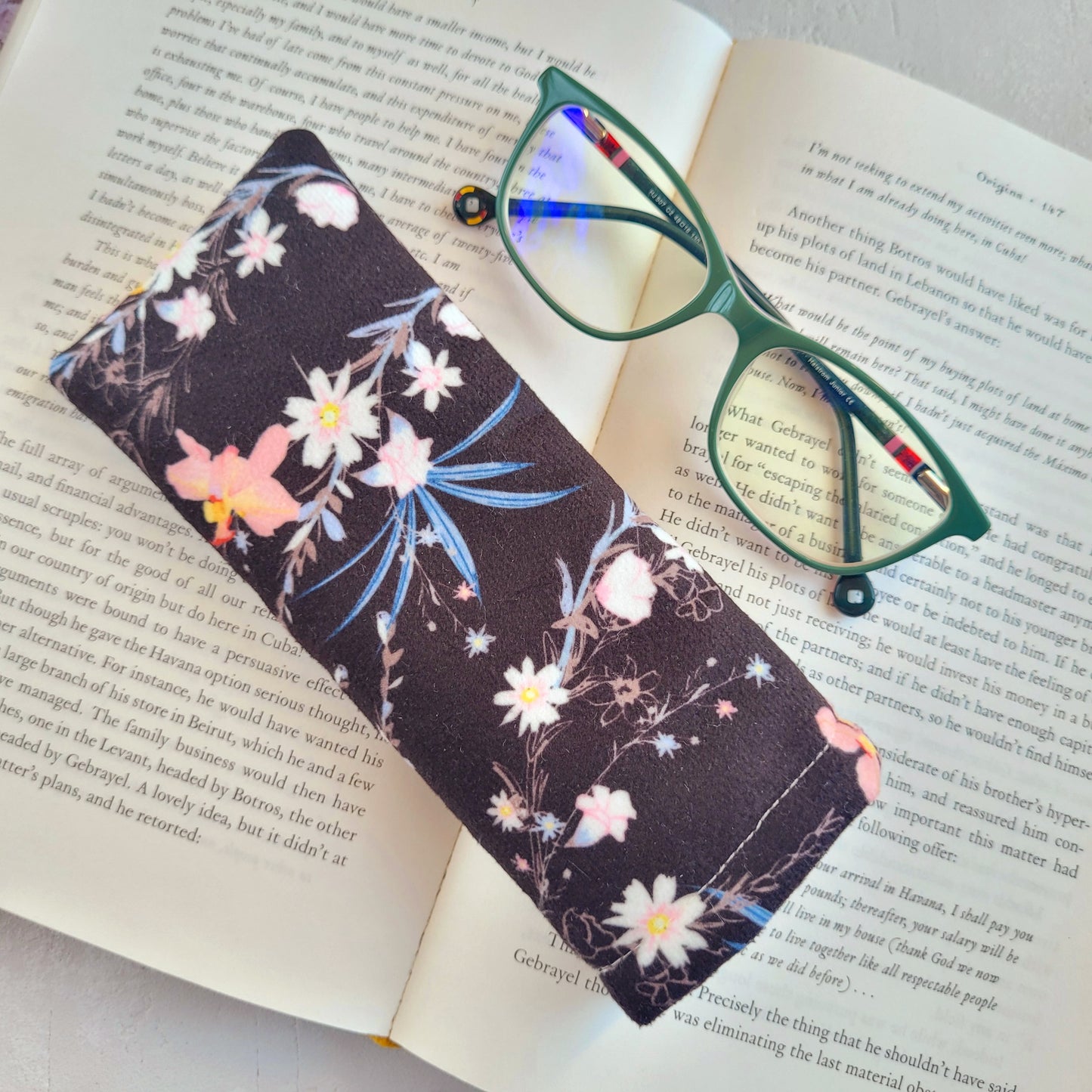 Black floral bookish gift set, Padded Book sleeve with pocket and fabric bookmark with tassel