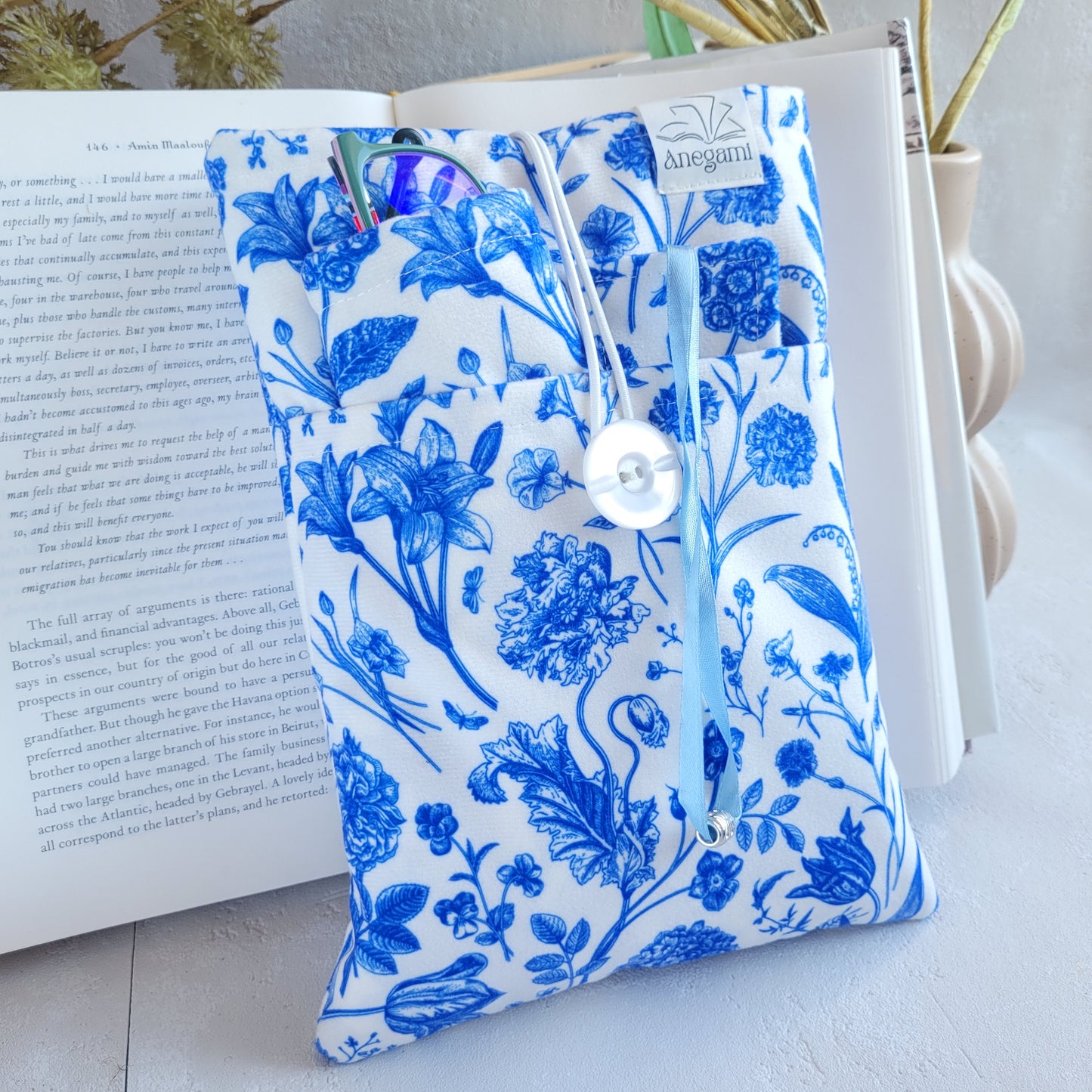 Cute bookish gift set, Padded Book sleeve with pocket and fabric bookmark with tassel