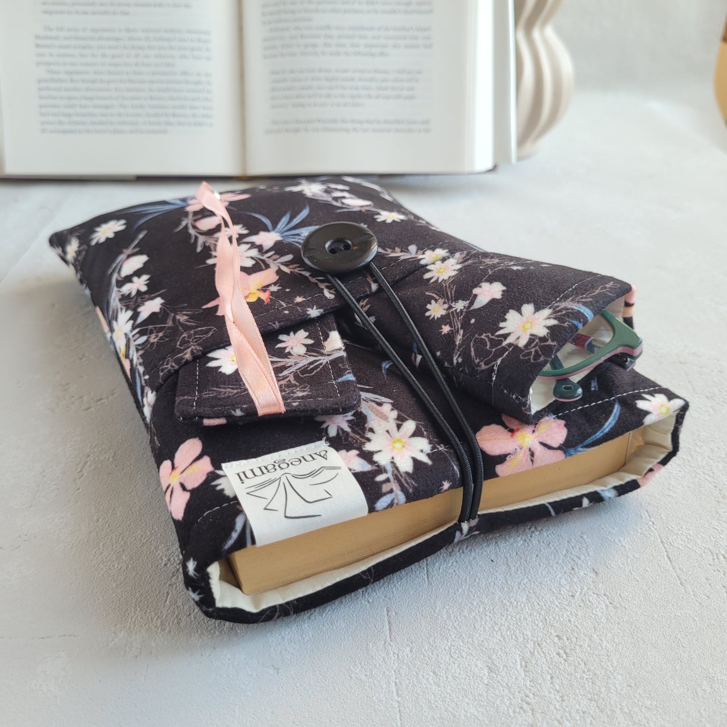 Black floral bookish gift set, Padded Book sleeve with pocket and fabric bookmark with tassel