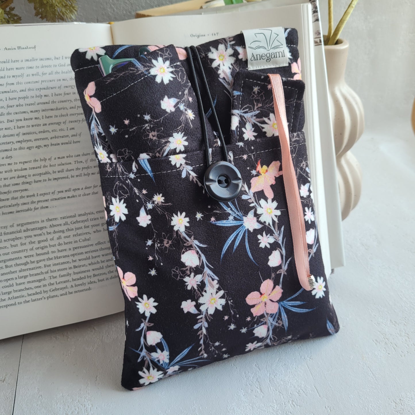 Black floral bookish gift set, Padded Book sleeve with pocket and fabric bookmark with tassel