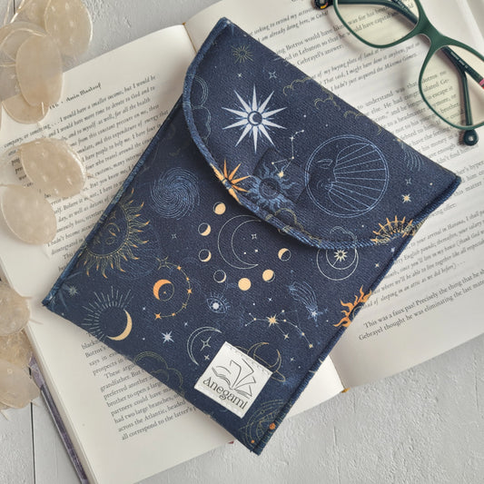 Custodia Constellation Kindle imbottita in schiuma e fodera in cotone