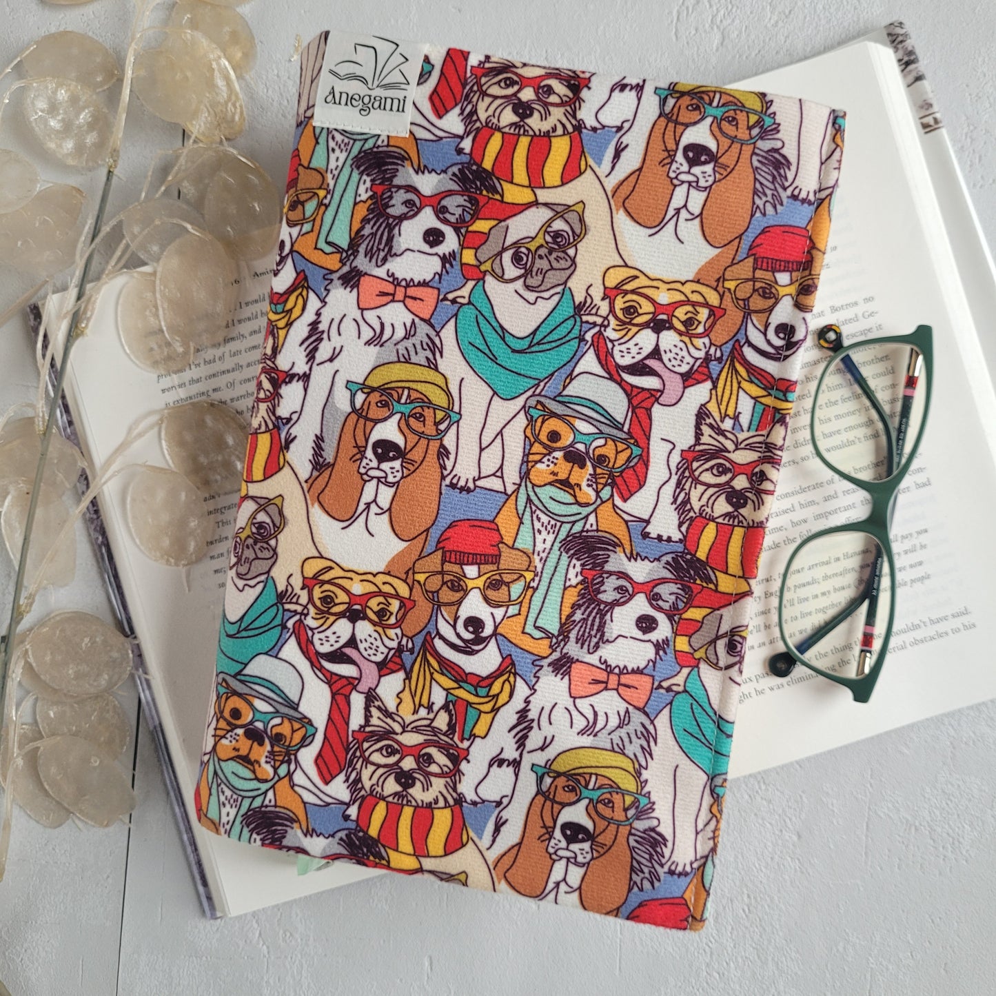 Couverture de livre en tissu chiens