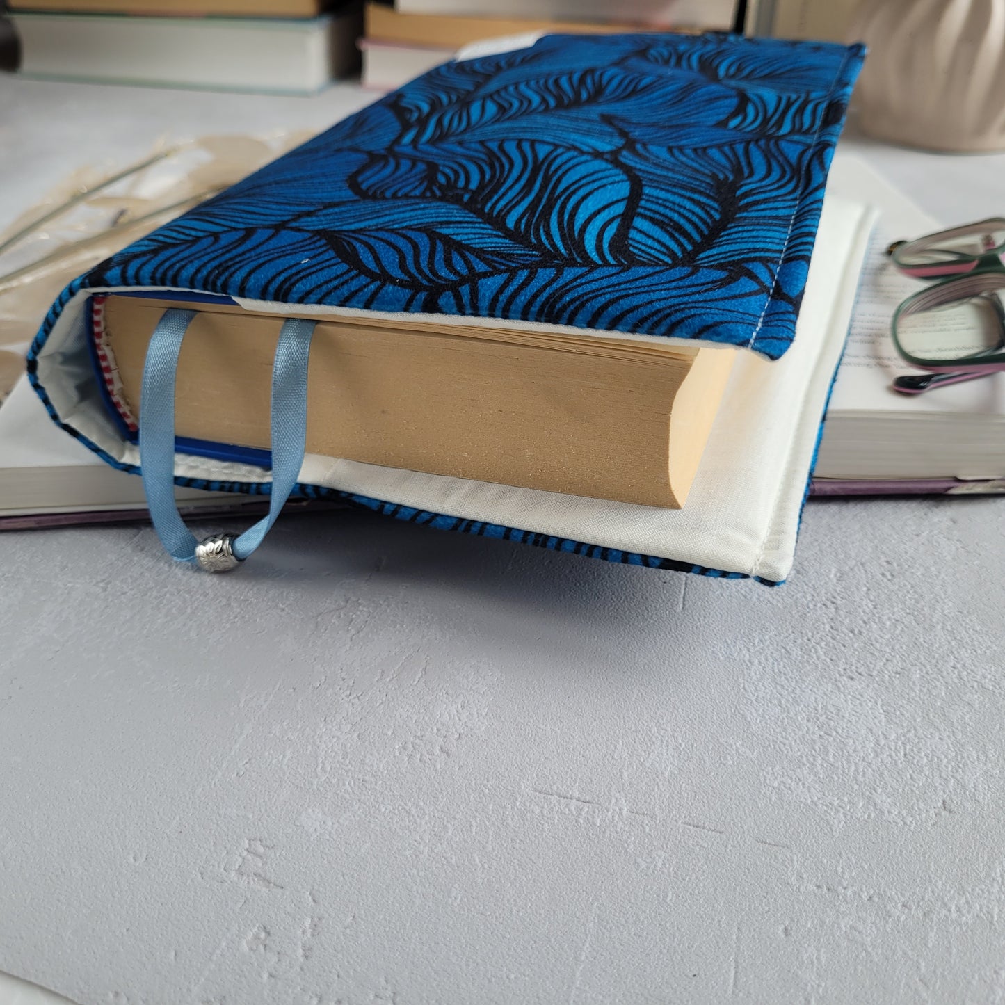 Couverture de livre en tissu Fleurs en Bleu