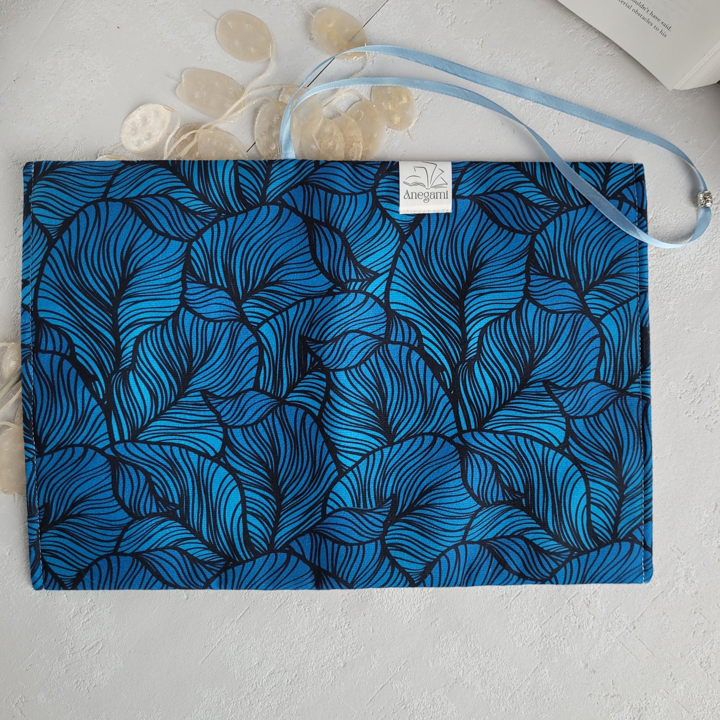 Couverture de livre en tissu Fleurs en Bleu