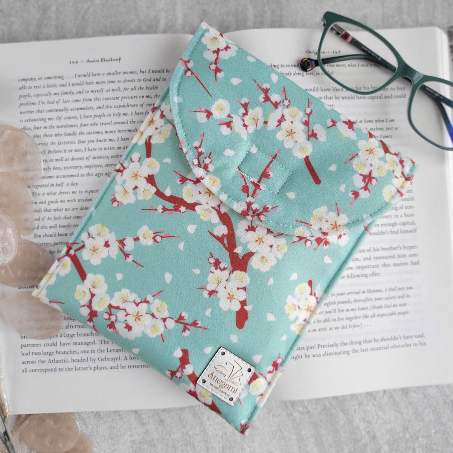 Floral Kindle sleeve padded with foam and cotton lining