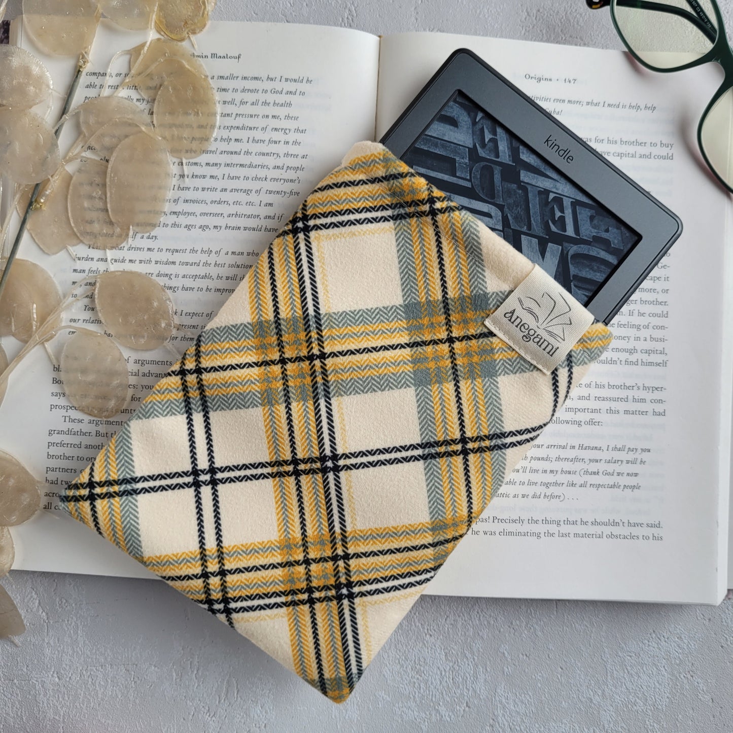 Plaid Yellow Kindle sleeve padded with foam and cotton lining