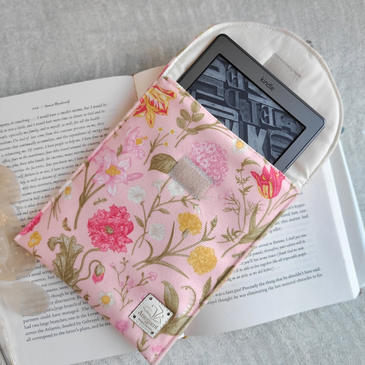 Custodia Kindle Rosa Floriale imbottita con schiuma e fodera in cotone