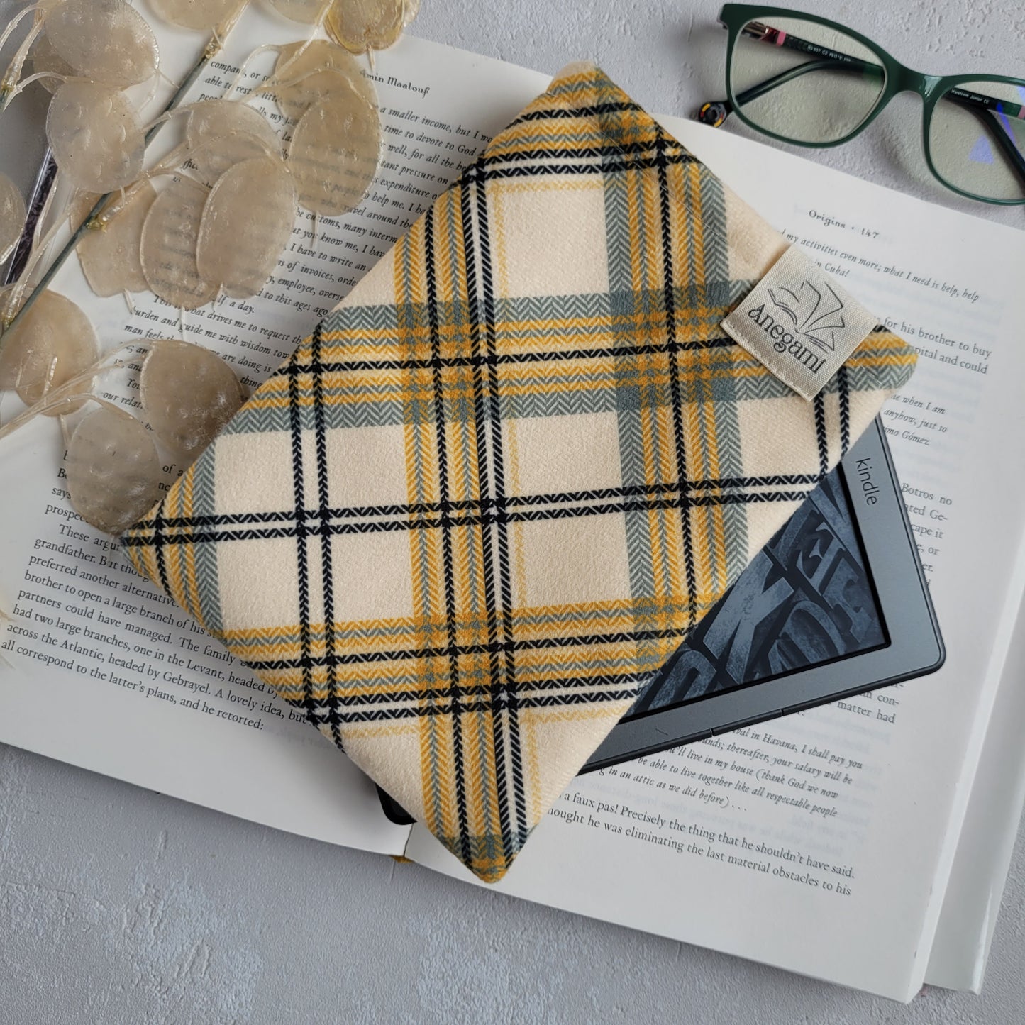 Plaid Yellow Kindle sleeve padded with foam and cotton lining