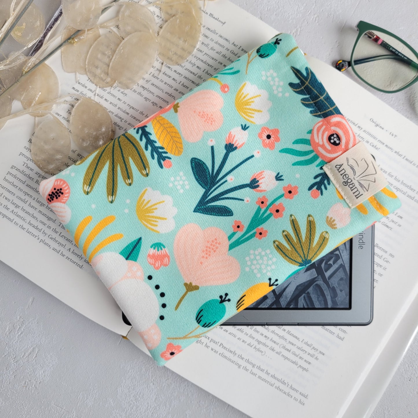 Cute Kindle sleeve padded with foam and cotton lining