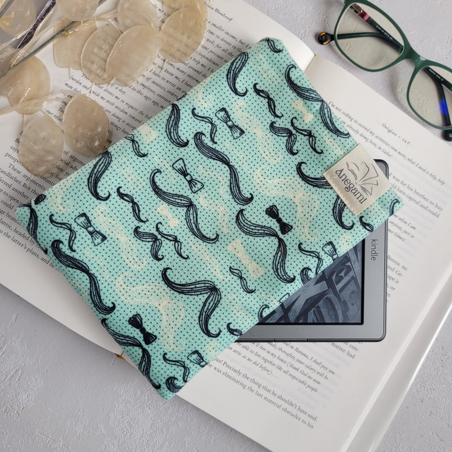 Moustache Kindle sleeve padded with foam and cotton lining